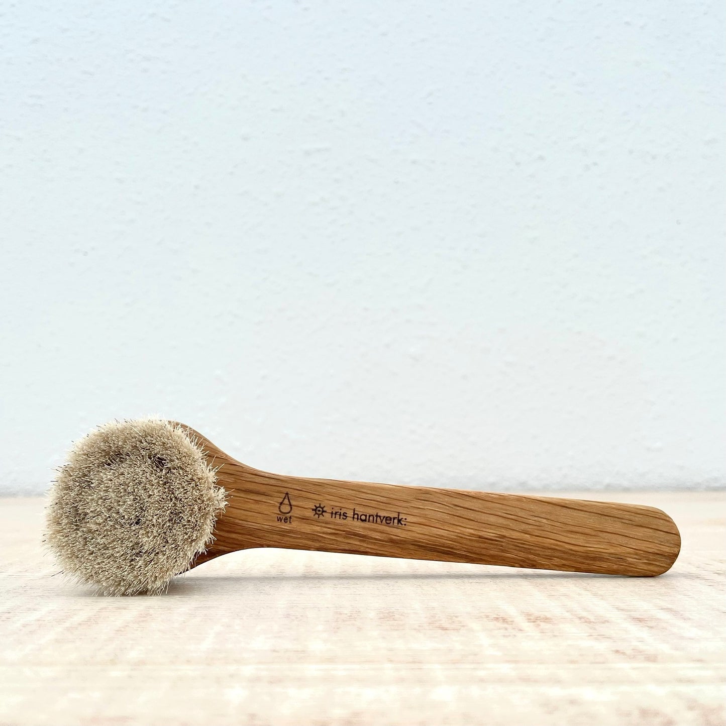 Iris Face Brush