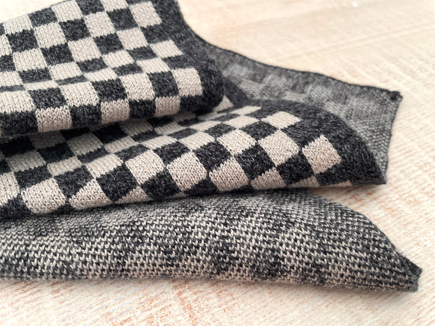 Gray Checked Washcloth Set