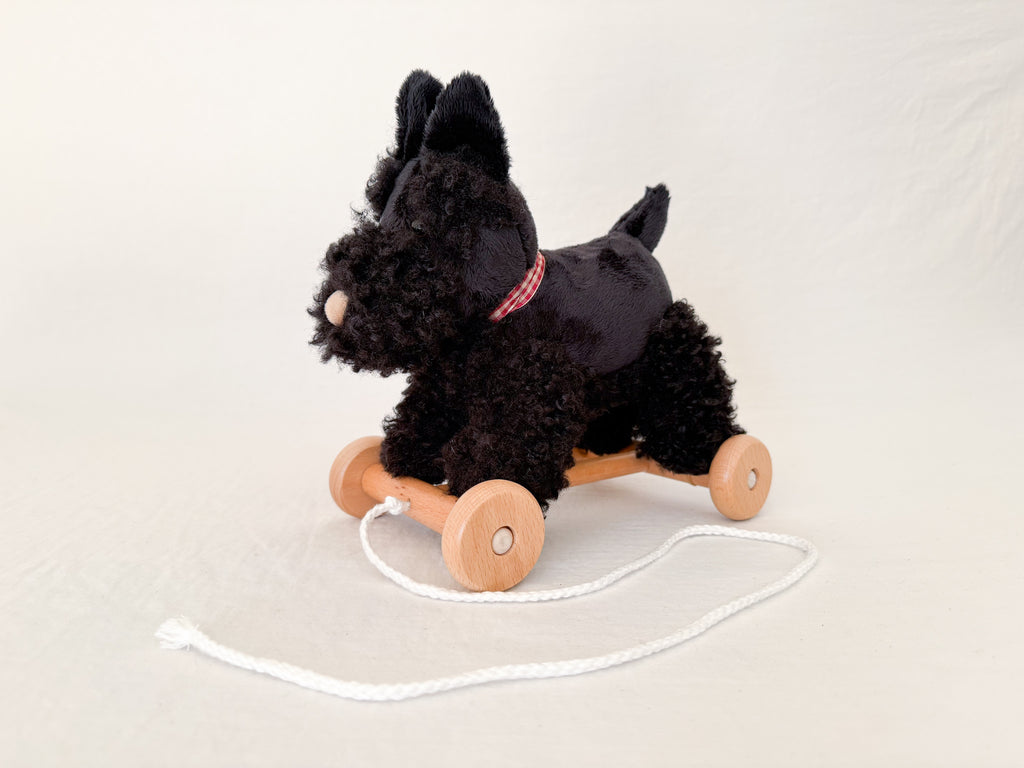 Pull-Along Scottie
