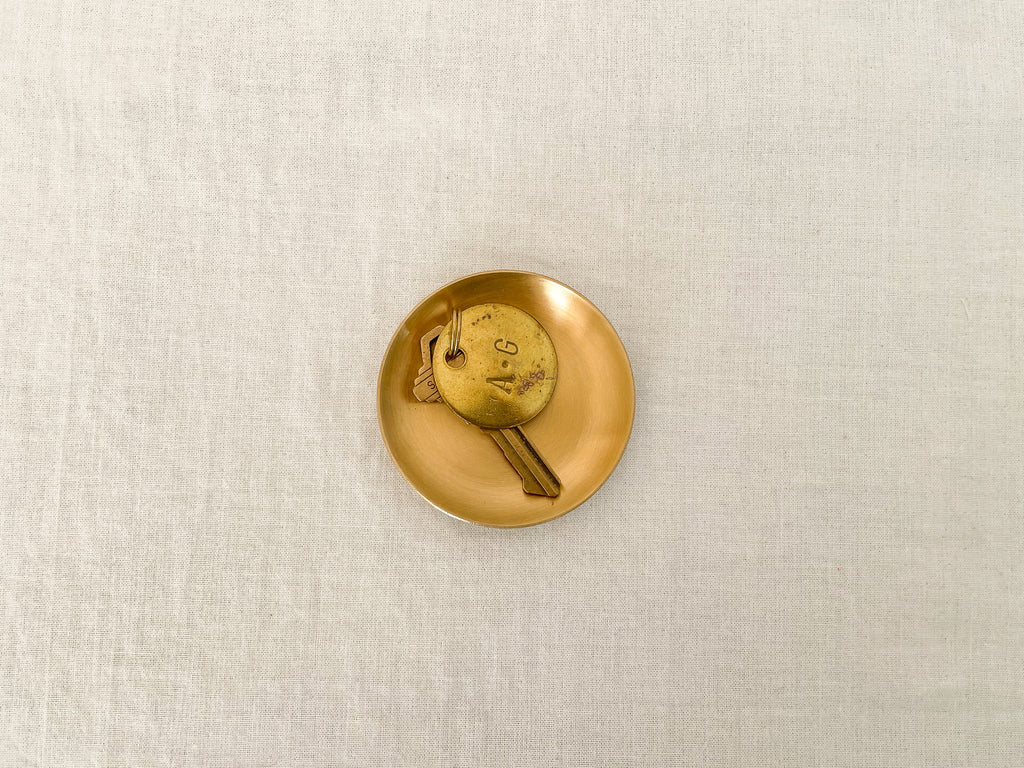 Fog Brass Round Plate