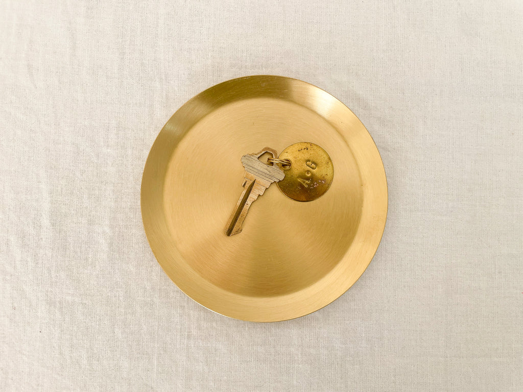 Fog Brass Round Plate