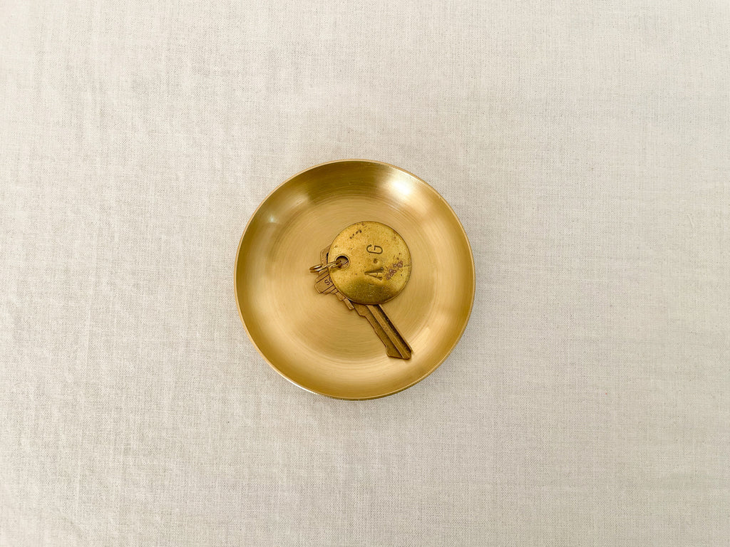Fog Brass Round Plate