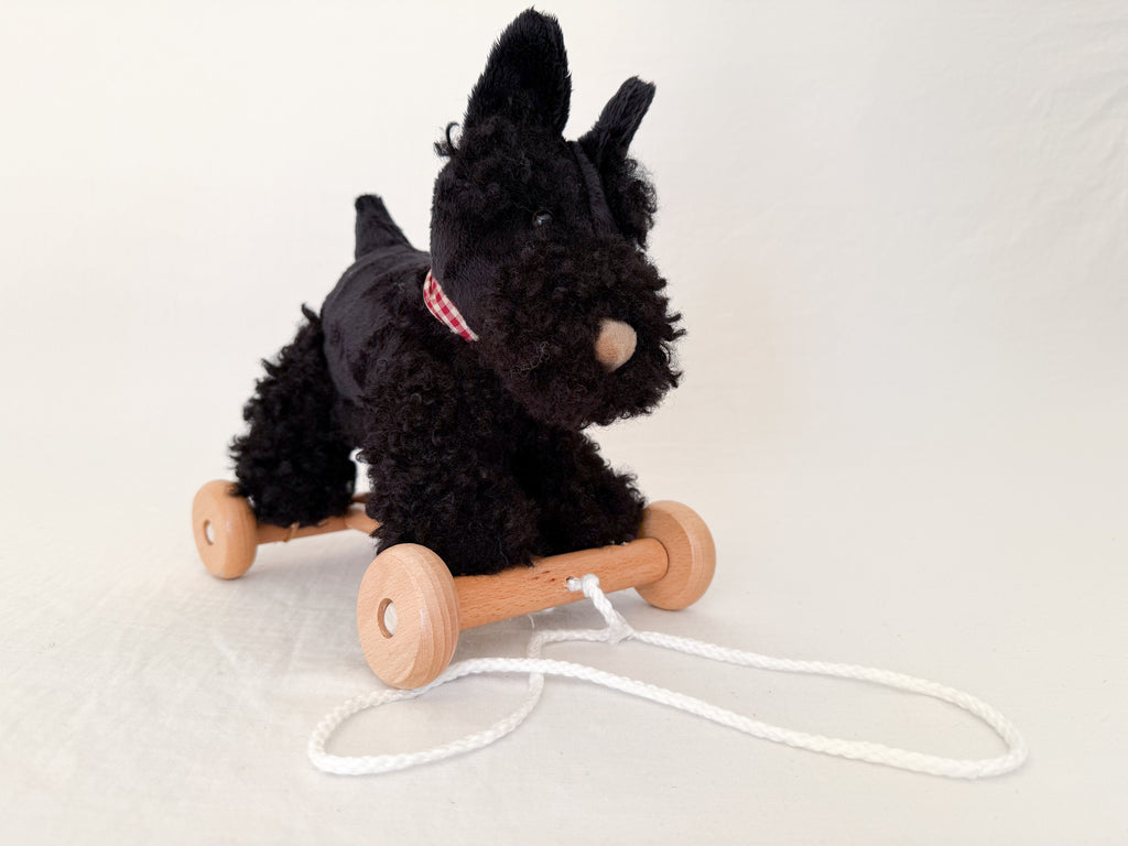 Pull-Along Scottie