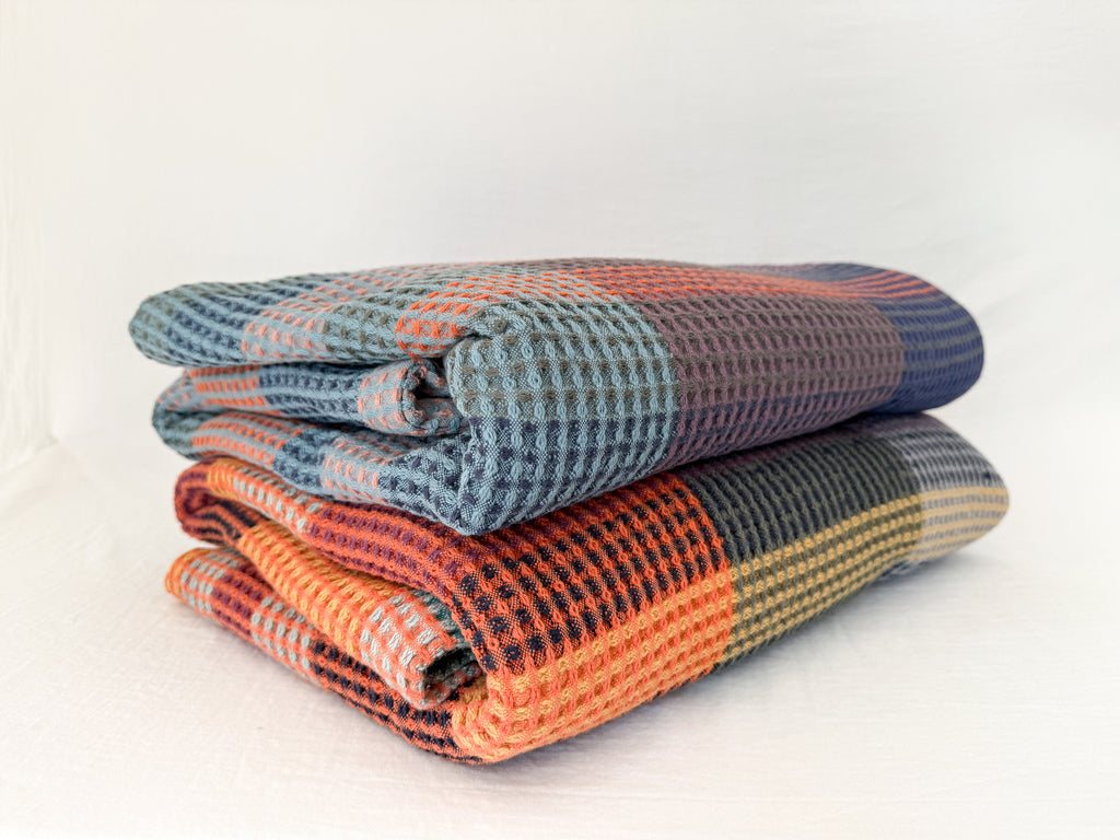 Vrou Throw Blanket
