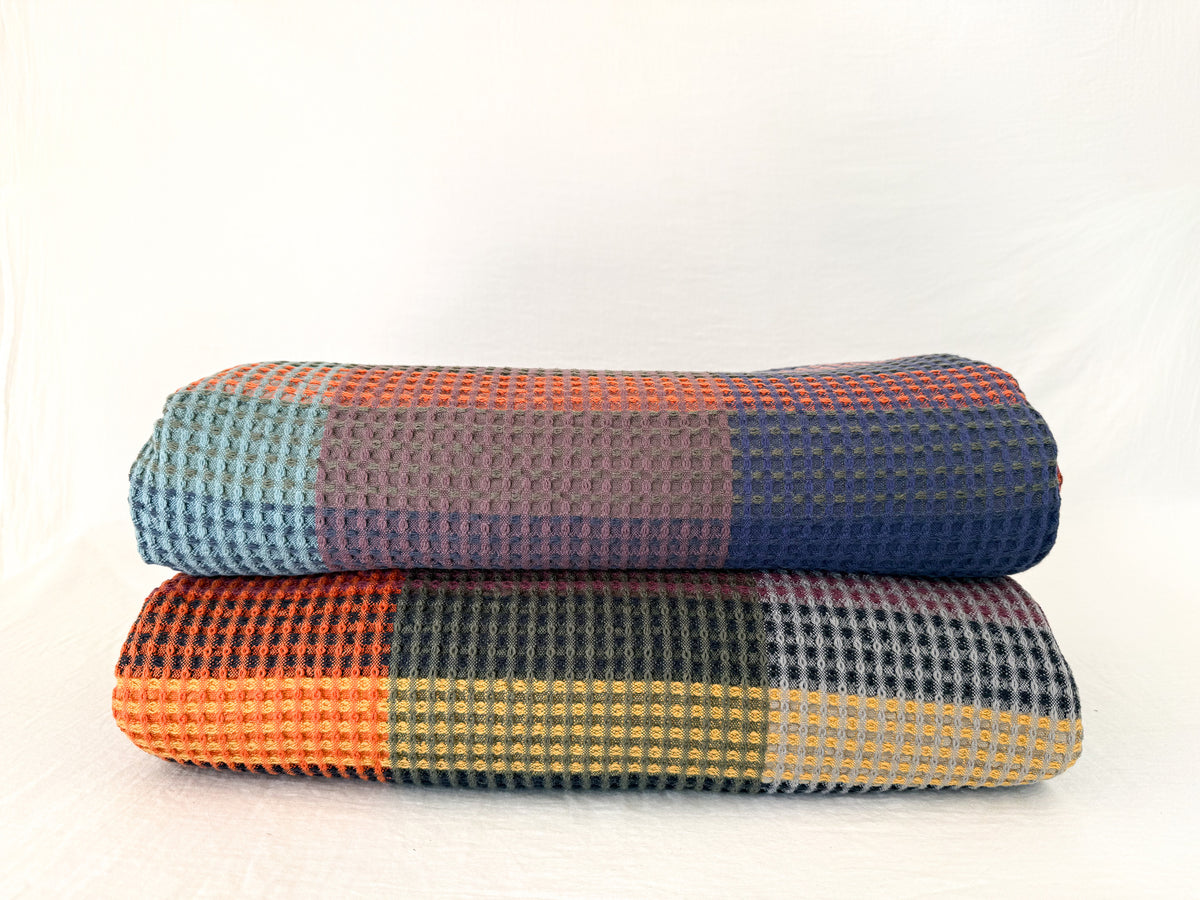 Vrou Throw Blanket