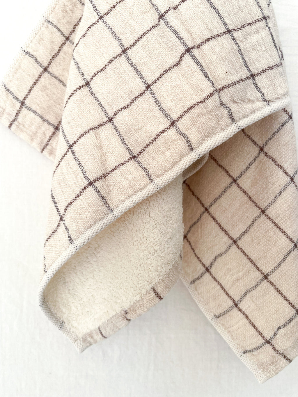 Graph Towel Earl Grey