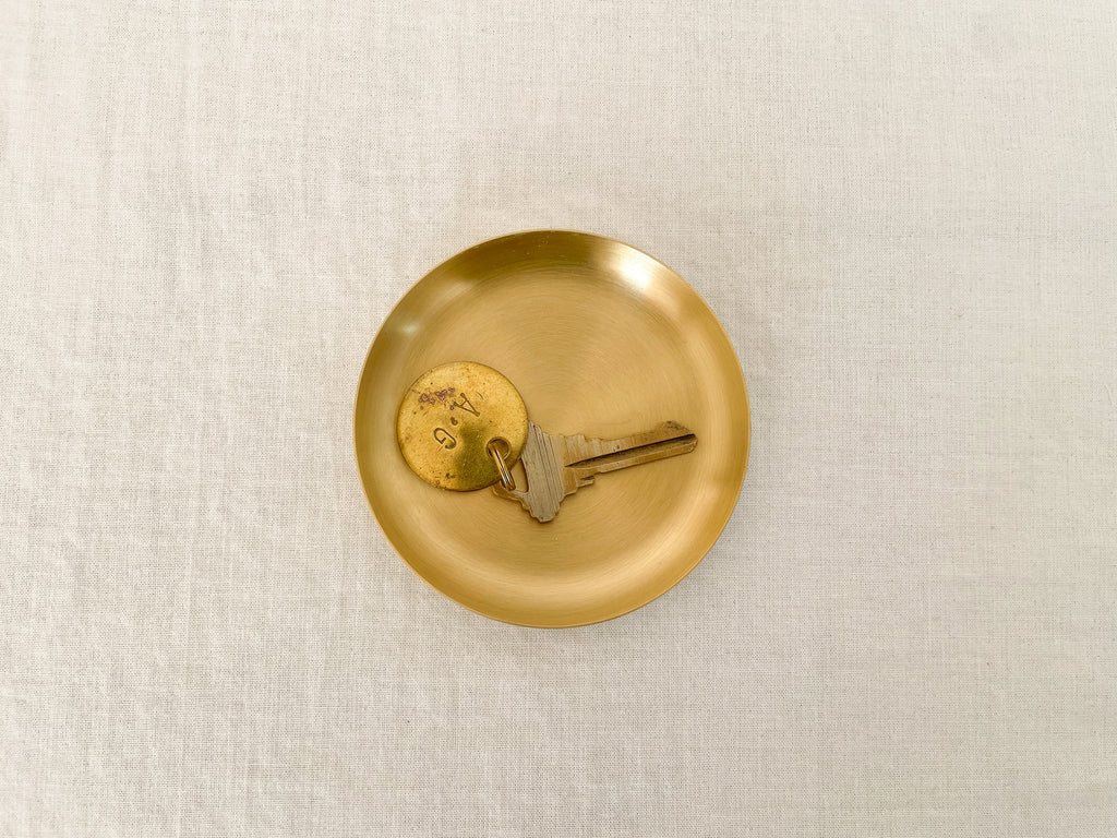 Fog Brass Round Plate
