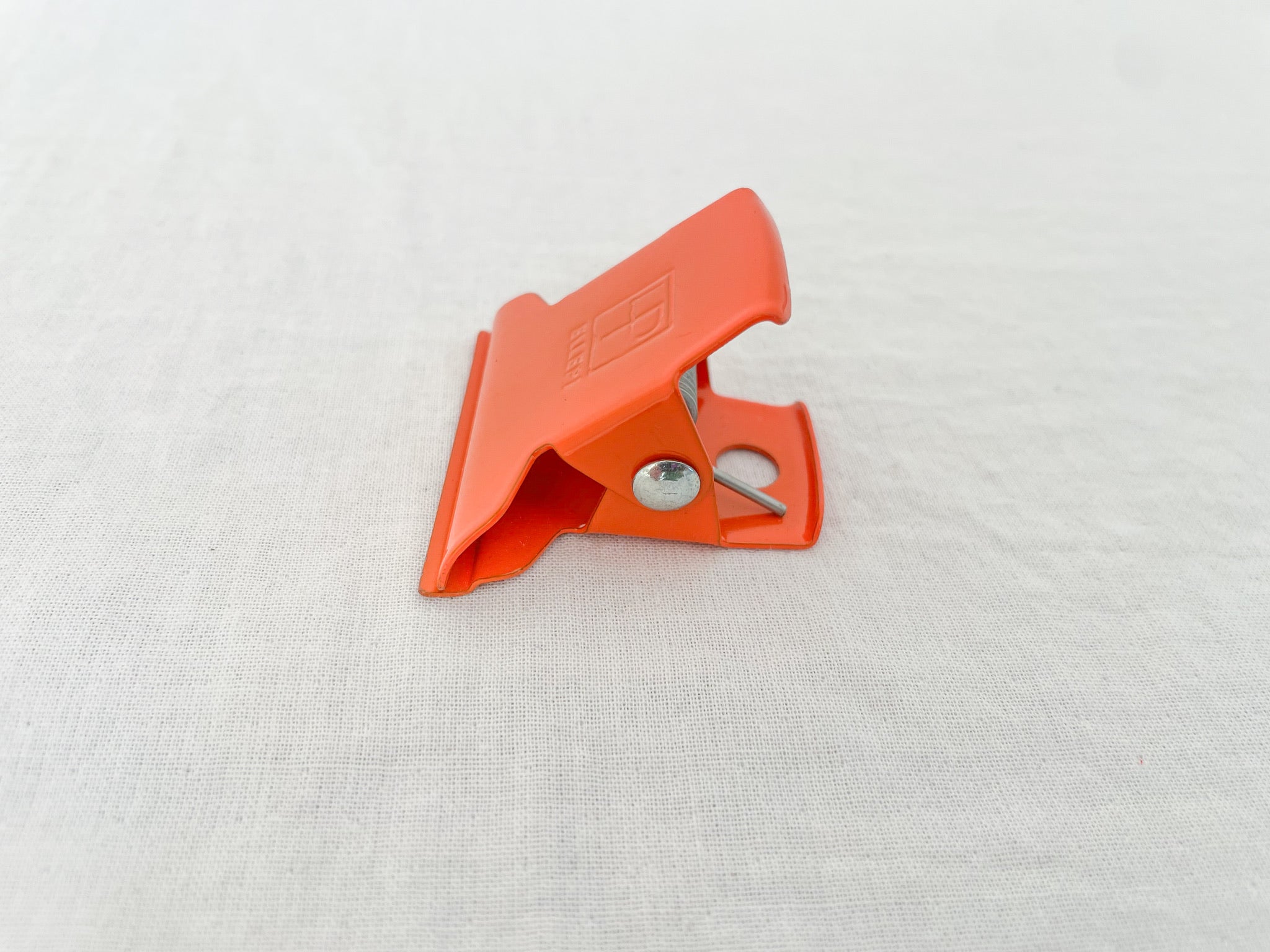 Stationary Clip