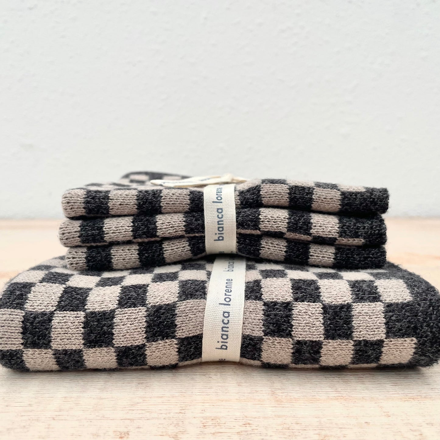 Bianca Lorenne Gray Checked Washcloth Set